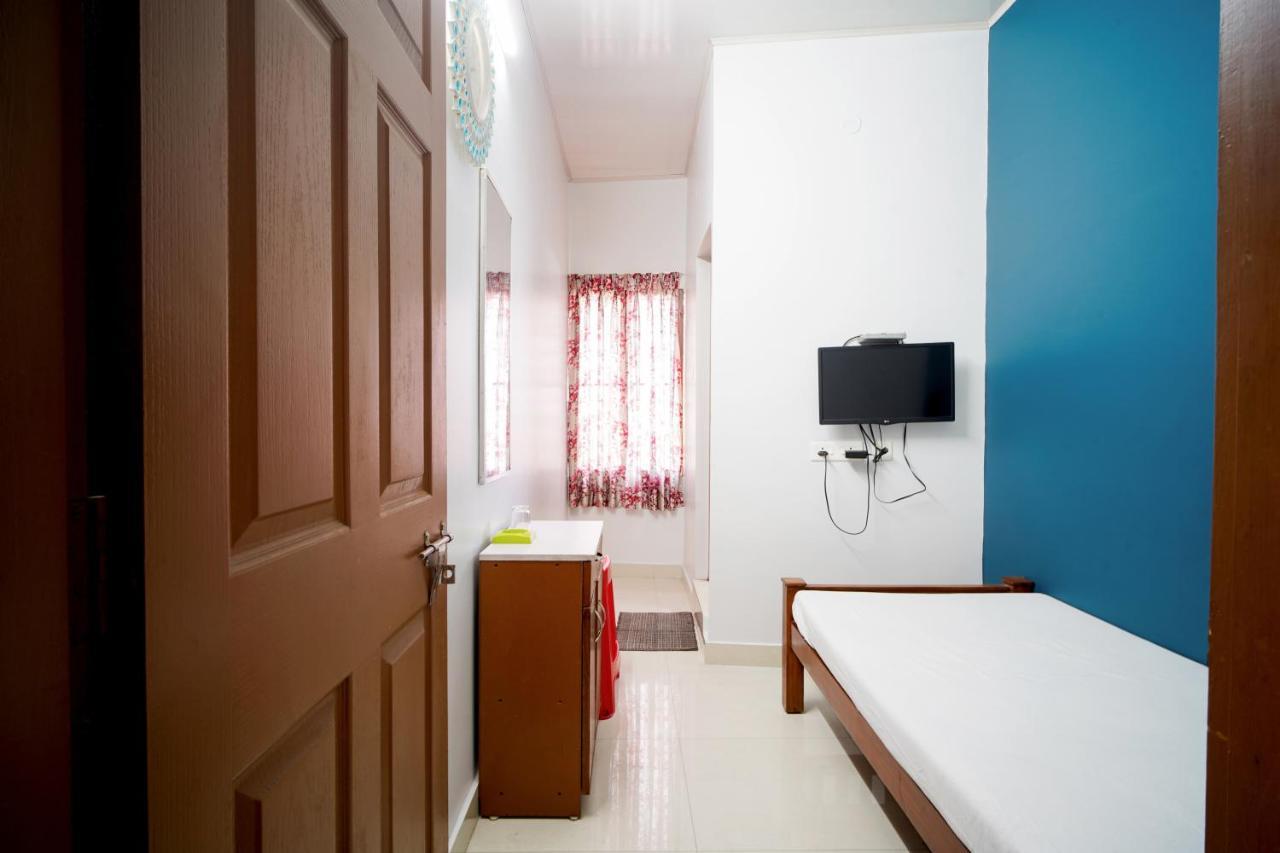 Hotel Reach Residency Kochi Exterior foto