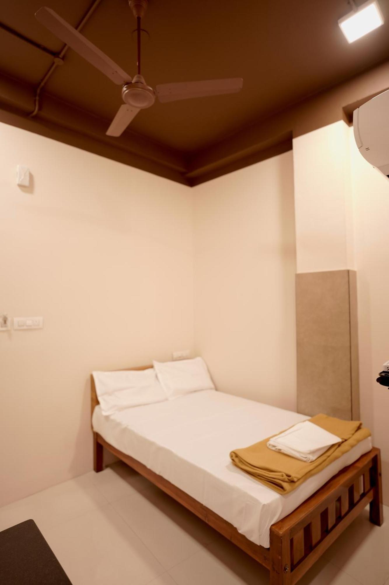 Hotel Reach Residency Kochi Exterior foto